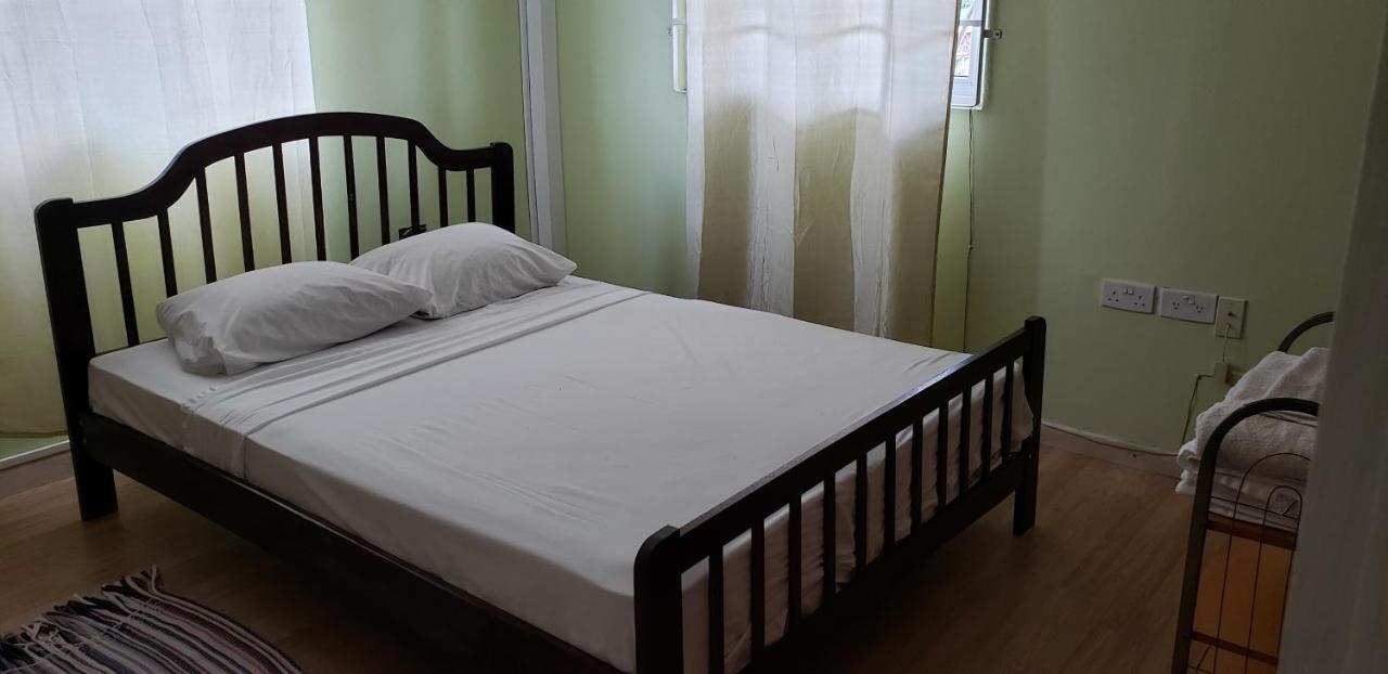 Unit 4 Private Apartment - Roseau Luaran gambar