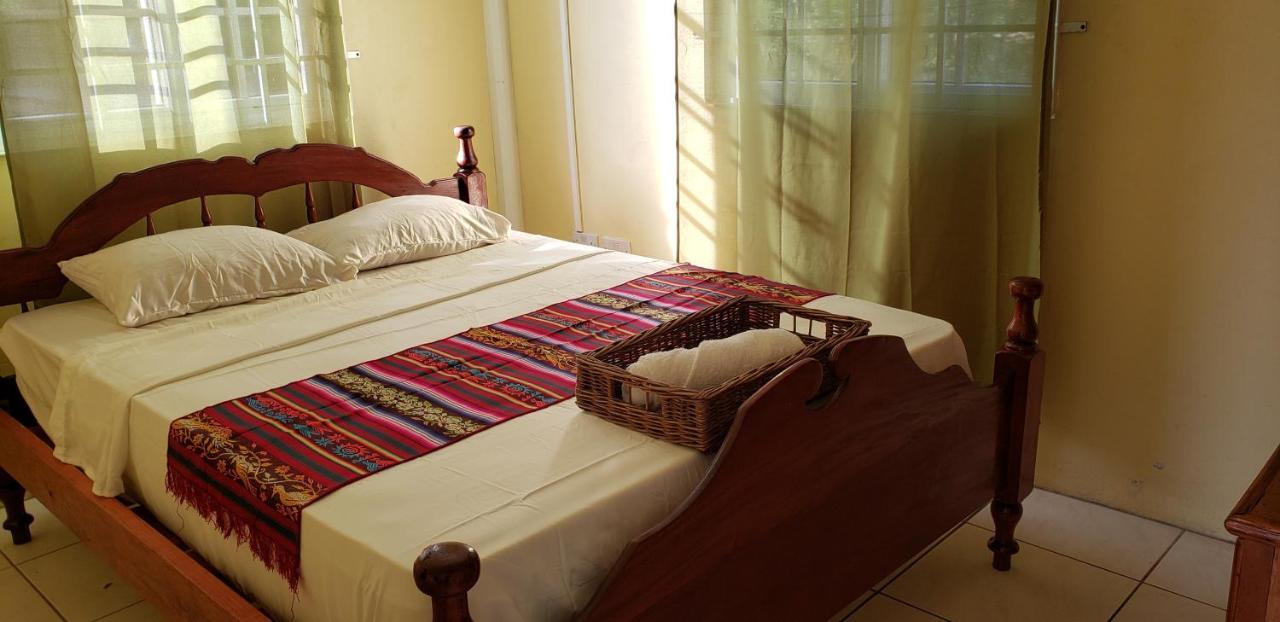 Unit 4 Private Apartment - Roseau Luaran gambar
